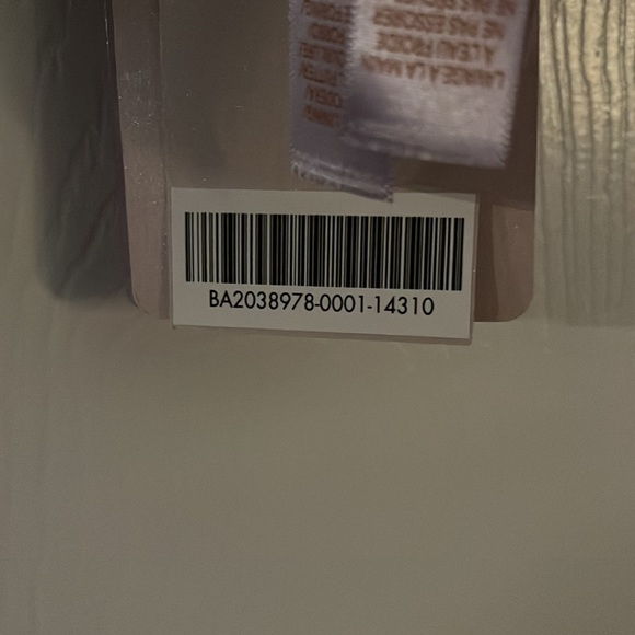 COPY - Savage Fenty black push up bra w/ removable straps. - Picture 5 of 5